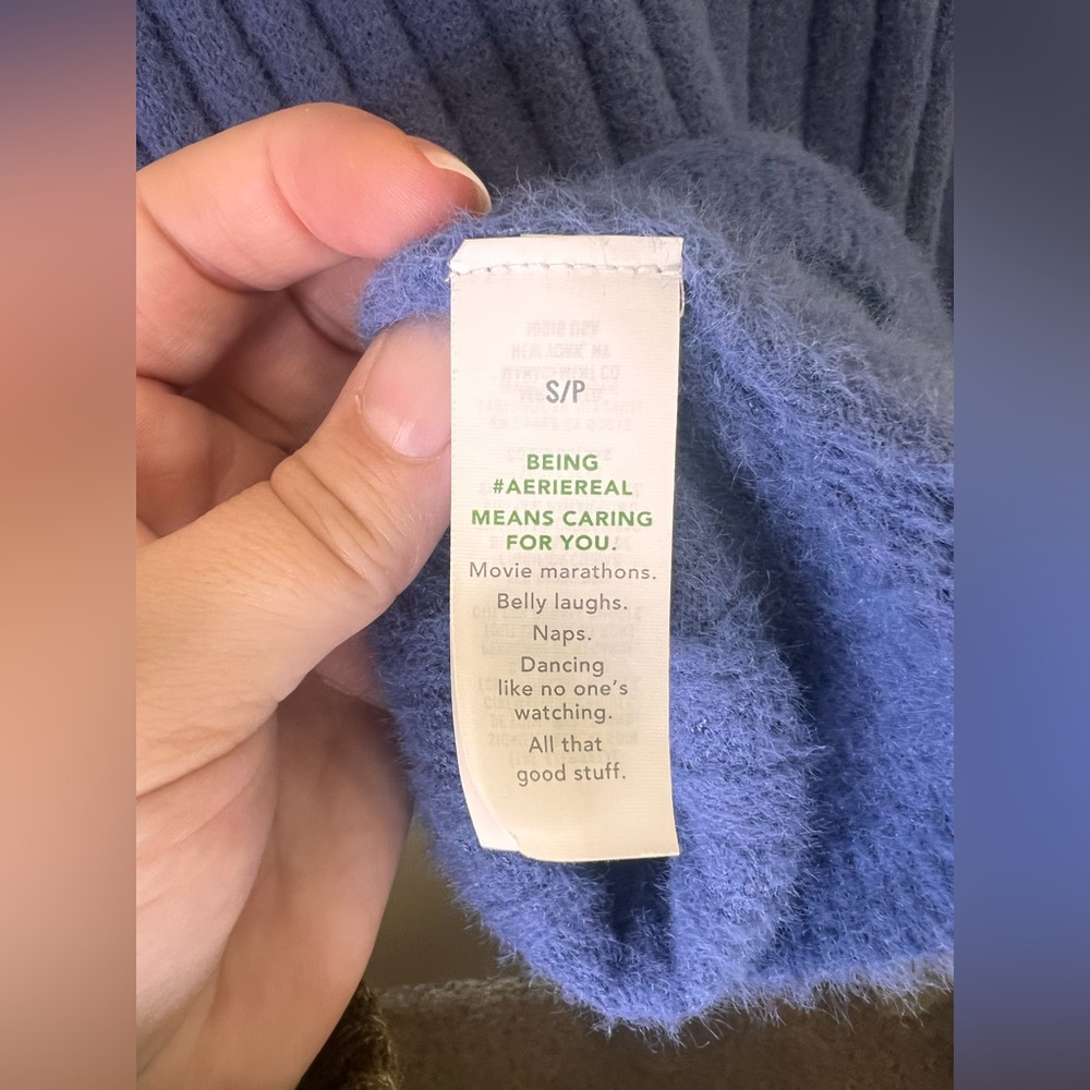 Blue oversized Women's pullover Sweater by Aerie. - Picture 8 of 9